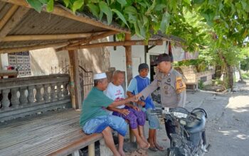 Bhabinkamtibmas Desa Wanasaba Sambangi Warga, Sosialisasikan Asta Cita dan Sampaikan Himbauan Kamtibmas