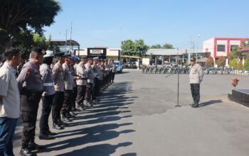 Ratusan Personel Polres Lotim Diterjunkan Amankan Pawai Ta’aruf HULTAH ke-91 NWDI, Situasi Kondusif