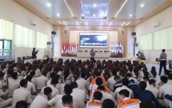 Gandeng Polresta Tuban, SMKN 2 Tuban Gelar Edukasi Pemanfaatan AI yang Aman Bagi Pelajar