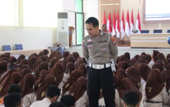 Cetak Generasi Siap Kerja, SMKN 2 Tuban Kenalkan Program AI Kepada Ratusan Pelajar