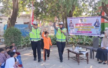 Police Goes To School, Sat Lantas Polres Bima Kota Edukasi Pelajar SDN 16 tentang Keselamatan Berlalu Lintas