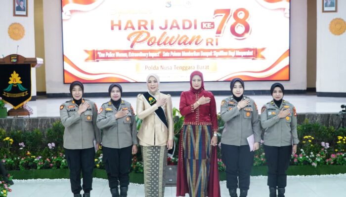 Tasyakuran Hari Jadi ke-78 Polwan, Kapolda NTB Beri Penghargaan untuk Personel Berprestasi