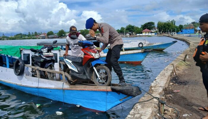 Melalui Patroli Perairan, Satpolairud Polres Bima Kabupaten Pantau Aktivitas Warga Pesisir dan Jalur Pelayaran
