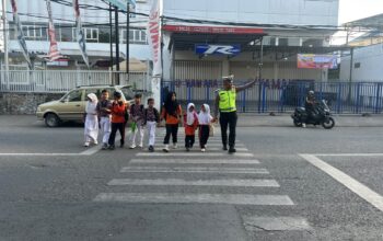 Sat Lantas Polres Bima Kota Laksanakan Pengaturan Pagi, Ciptakan Kamseltibcarlantas yang Aman dan Lancar