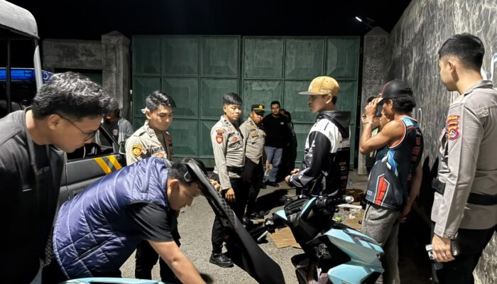 Patroli Malam Polres Dompu Bubarkan Kerumunan Remaja dan Pesta Miras