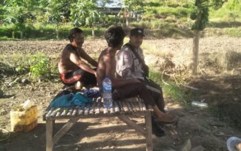 Bhabinkamtibmas Kwangko Dampingi Petani Persiapkan Musim Tanam Jagung