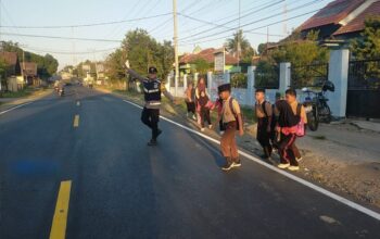 Ciptakan Keamanan Berlalu Lintas di Jam Rawan, Polsek Utan Gelar Strong Point Pagi di SDN 4 Utan