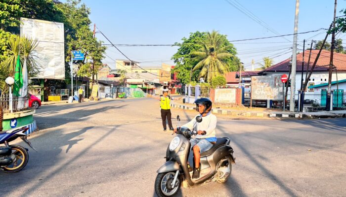 Sat Lantas Polres Dompu Gelar Strong Point Pagi, Wujudkan Kelancaran dan Keselamatan Lalu Lintas
