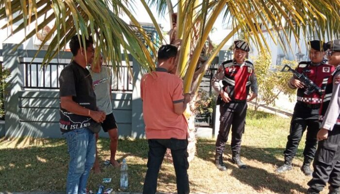 Patroli Dialogis di Telaga Bertong, Polisi Sapa Warga dan Pelaku UMKM Sampaikan Pesan Kamtibmas
