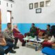 Bhabinkamtibmas Desa Tembeng Putik Sambangi MBG Yayasan Az Zuhri, Ajak Karyawan Jaga Kamtibmas