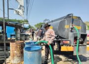 Respon Cepat Krisis Air Bersih, Sat Samapta Polres Sumbawa Bersama BPBD Salurkan Bantuan di Moyo Hulu dan Moyo Utara
