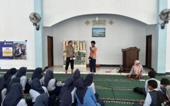 Bag SDM Polres Bima Kota Sosialisasikan SMA Kemala Taruna Bhayangkara di SMPN 1 Kota Bima