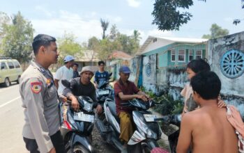 Jalin Kemitraan dengan Masyarakat, Bhabinkamtibmas Desa Lenek Duren  Lakukan DDS dan Sambang