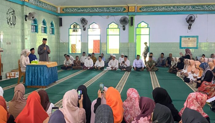 Polsek Sumbawa Hadiri Safari Dakwah Ustadzah Angelina Sondakh di Masjid Darussalam Brangbiji, Pastikan Pengamanan Berjalan Aman