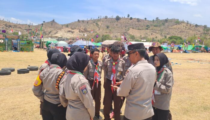 Sat Binmas Polres Bima Kota Cek dan Bina Anggota Saka Bhayangkara dalam Perkemahan Bakti Pramuka