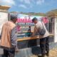 Cegah Kebakaran Hutan dan Lahan, Bhabinkamtibmas Sekongkang Bawah Pasang Banner Imbauan Kapolres Sumbawa Barat