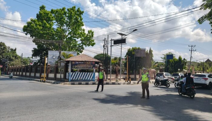 Polisi Amankan Aksi Unjuk Rasa EK-LMND di Dompu, Arus Lalu Lintas Tetap Lancar