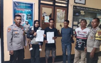 Kedepankan Pendekatan Humanis, Bhabinkamtibmas Desa Pesa Fasilitasi Mediasi Perselisihan Rumah Tangga