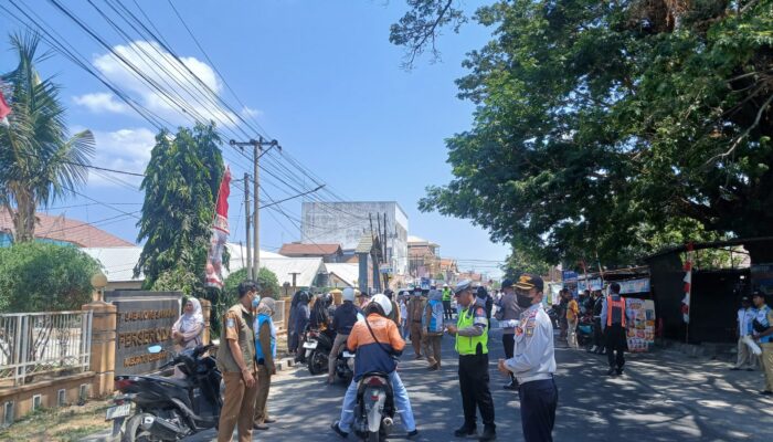 Tingkatkan Kedisiplinan Berlalulintas dan Kepatuhan Pajak, Tim Gabungan Gelar Operasi Penertiban di KM 3 dan Perusda Sumbawa