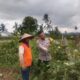 BHABINKAMTIBMAS DESA KADINDI AJAK WARGA MANFAATKAN PEKARANGAN RUMAH UNTUK DUKUNG KETAHANAN PANGAN