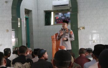 Kapolres Sumbawa Barat Gelar Jumat Keliling, Ajak Masyarakat Jaga Kamtibmas dan Berantas Narkoba
