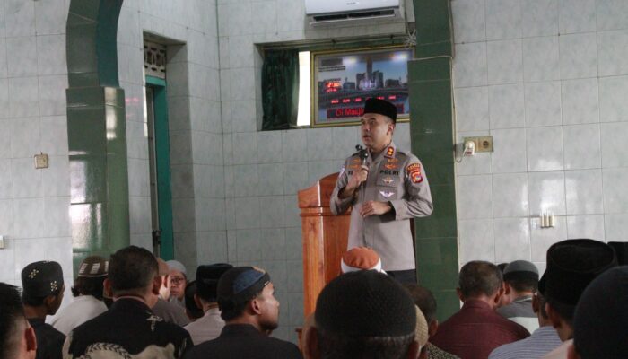 Kapolres Sumbawa Barat Gelar Jumat Keliling, Ajak Masyarakat Jaga Kamtibmas dan Berantas Narkoba