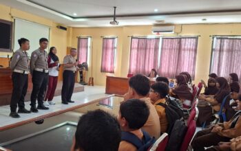 Satlantas dan Sikum Polres Bima Kota Edukasi Pelajar tentang Keselamatan Berlalu Lintas dan Stop Bullying