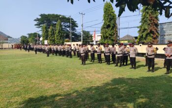 Kapolres Sumbawa Barat Pimpin Apel Pergeseran Pasukan Pengamanan Pilkades Serentak, Tegaskan Netralitas dan Kesiapssiagaan