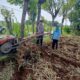 Wujud Polisi Cinta Petani, Polsek Tambakboyo Bantu Petani Olah Lahan Dengan Traktor