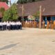 “Polis Peduli Pendidikan” Jadi Irup Bendera di SMPN 1 Madapangga Kapolsek Madapangga Himbau Pelajar Jauhi Narkoba dan Bullying