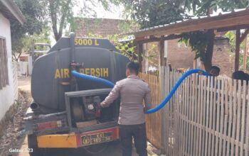 Gerak Cepat Atasi Krisis Air Bersih di Desa Nata dan Roka, Kapolres Bima Kabupaten Salurkan 10.000 Liter Air Bersih