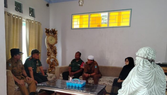 Kunjungi Keluarga Korban, TNI dan Pemdes Perkuat Kepedulian