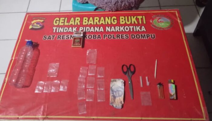 POLRES DOMPU AMANKAN TIGA TERDUGA PELAKU PENYALAHGUNAAN NARKOTIKA, SEJUMLAH BARANG BUKTI SABU DISITA