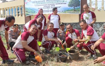 Dukung Kelestarian Lingkungan, Kapolres Bima Kota Pimpin Penanaman Pohon Green Policing